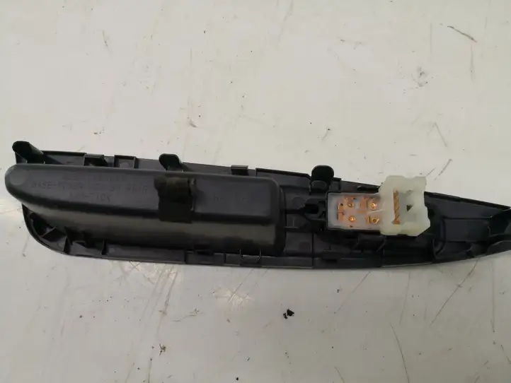 Nissan Qashqai (2013 - 2017) 829604EA0AX Блок кнопок стеклоподъемников — фото 3