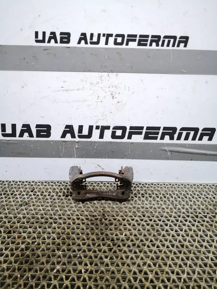 Hyundai i30 (2012 - 2015) Скоба заднего тормозного суппорта — фото 1