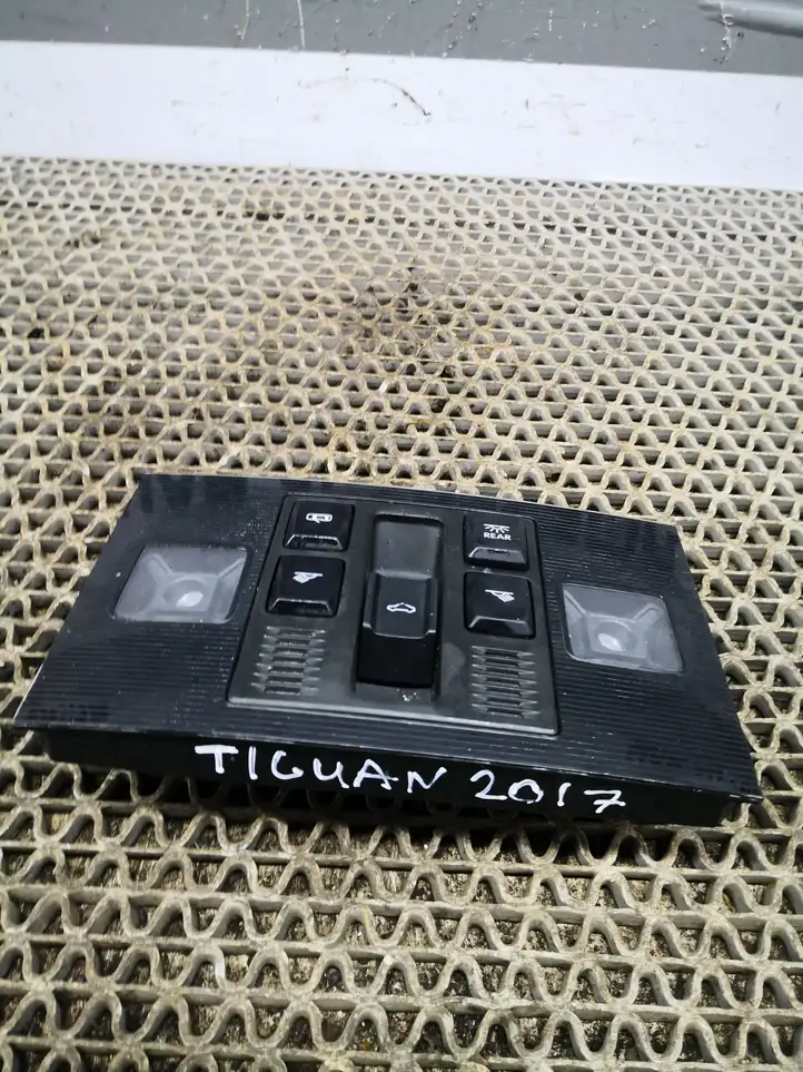 Volkswagen Tiguan (2016 - 2020) 5TA947105C Передняя подсветка — фото 4