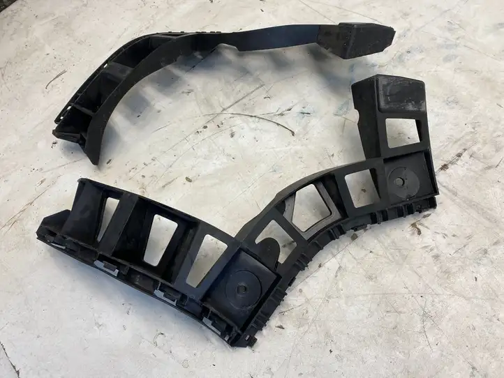 Volkswagen Tiguan (2011 - 2016) 5N0807394B Кронштейн заднего бампера — фото 2