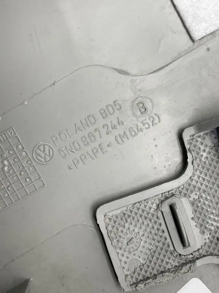 Volkswagen Tiguan (2011 - 2016) 5N0867244B Верхняя обшивка стойки B — фото 5
