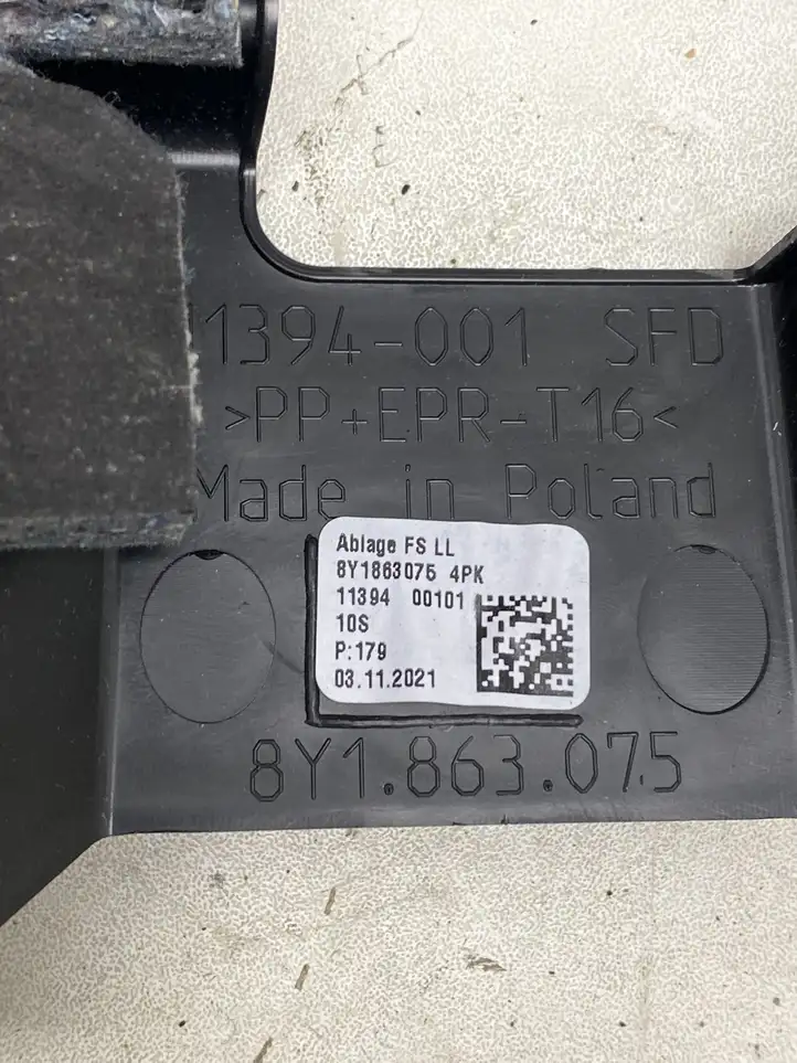 Audi A3/S3 8Y (2020 - ) 8Y1863075 Обшивка рулевой колонки — фото 3