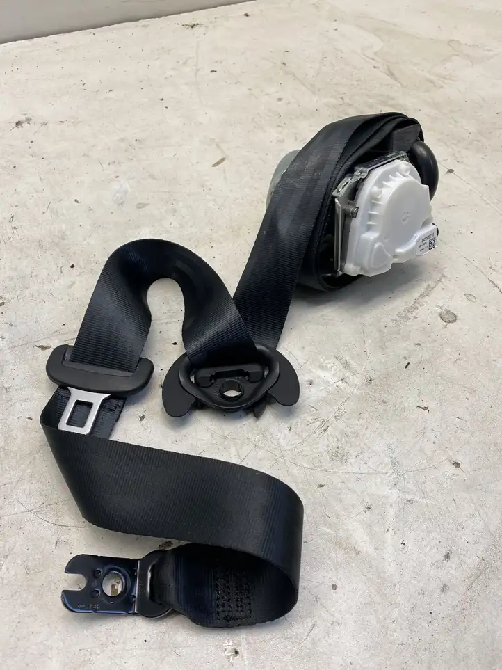 Audi A3/S3 8Y (2020 - ) 8Y0857705 Передний ремень безопасности — фото 1
