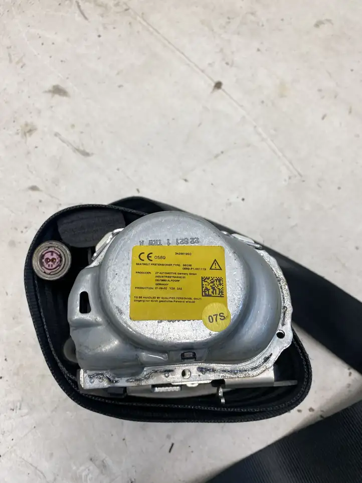 Audi A3/S3 8Y (2020 - ) 8Y0857705 Передний ремень безопасности — фото 3