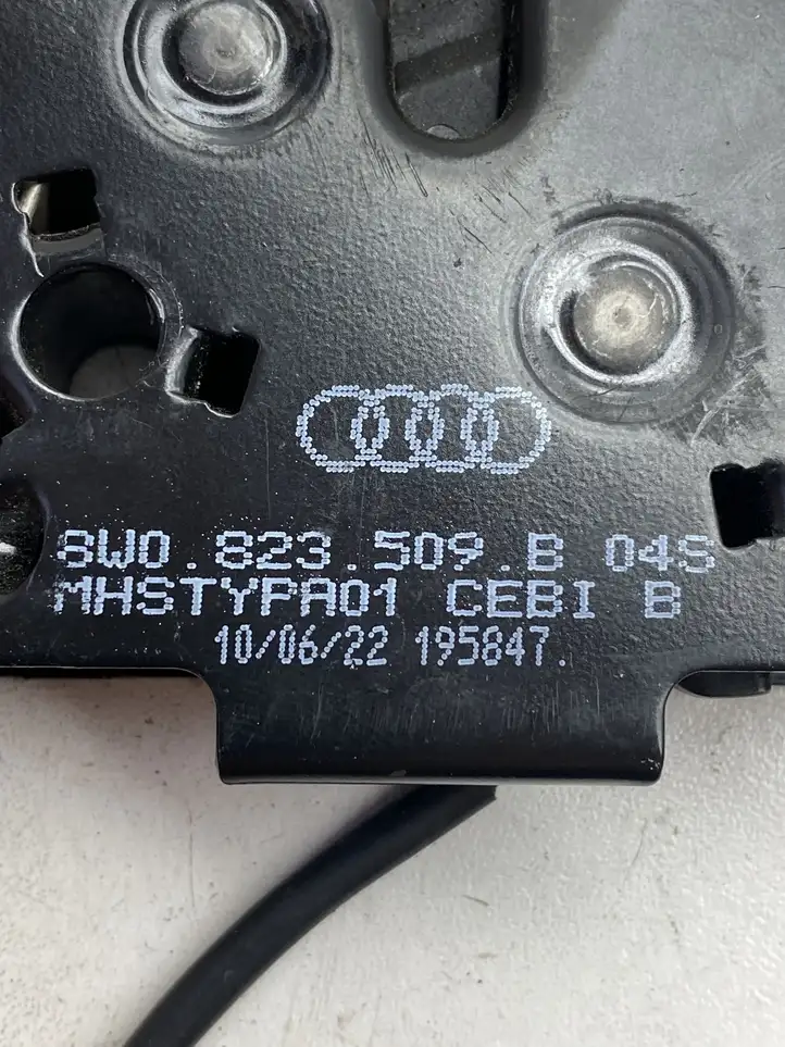 Audi A4 S4 B9 8W (2019 - ) 8W0823509B Замок капота — фото 5