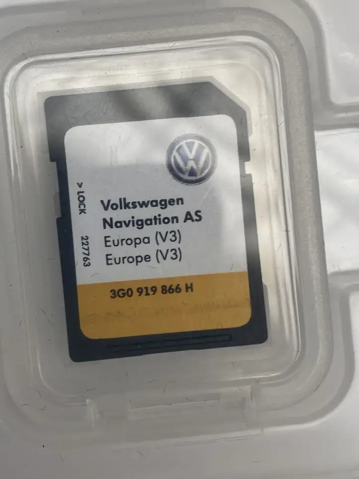 Volkswagen PASSAT B7 (2011 - 2014) 3G0919866H Навигационные карты CD/DVD — фото 3