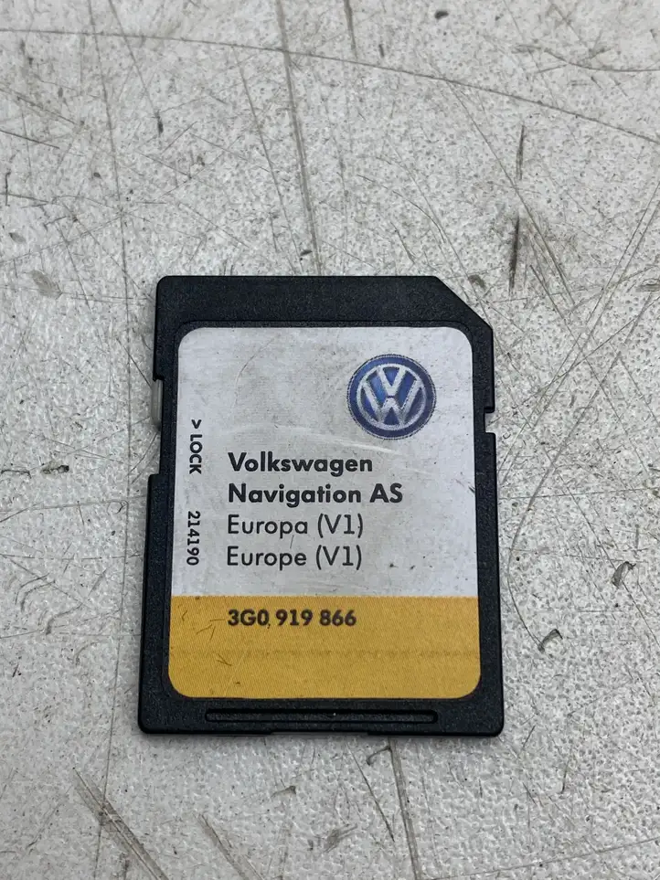 Volkswagen PASSAT B7 (2011 - 2014) 3G0919866 Навигационные карты CD/DVD — фото 3