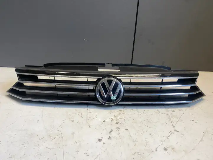 Volkswagen PASSAT B7 (2011 - 2014) 3G0853653 Верхняя решетка радиатора — фото 1