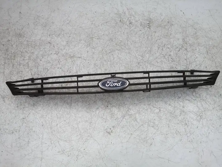 Ford Focus (1998 - 2004) 98AB8200AL Верхняя решетка радиатора — фото 1