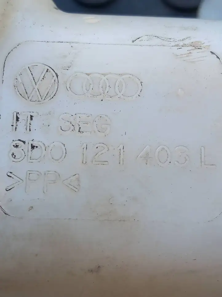 Skoda Superb B5 (3U) (2001 - 2008) 8D0121403L Расширительный бачок — фото 4