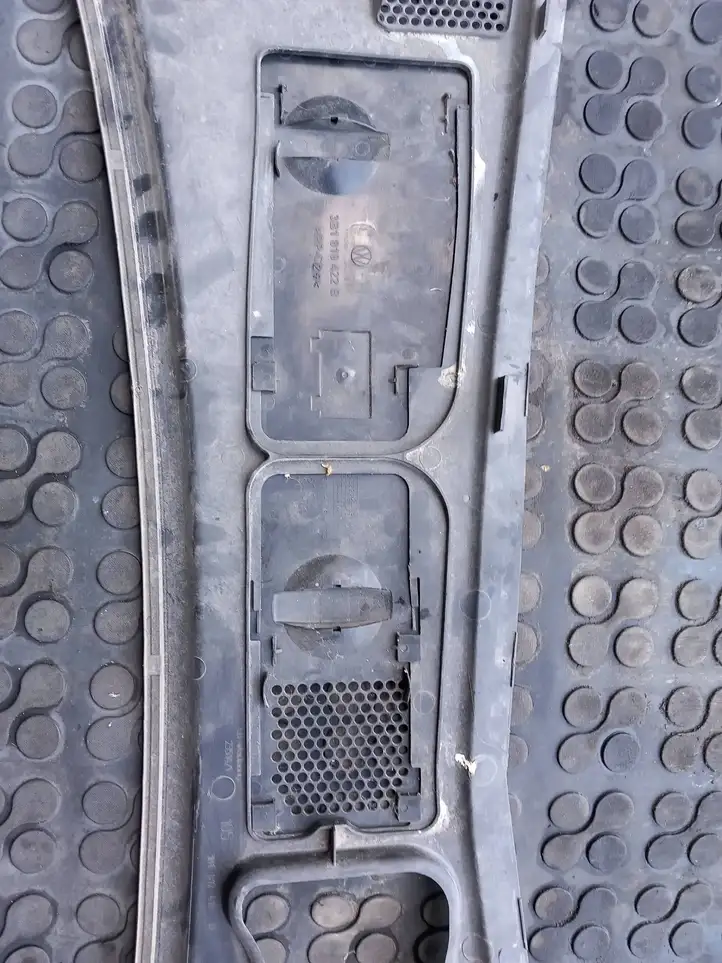 Skoda Superb B5 (3U) (2001 - 2008) 3B1819422B Крышка ящика аккумулятора — фото 3
