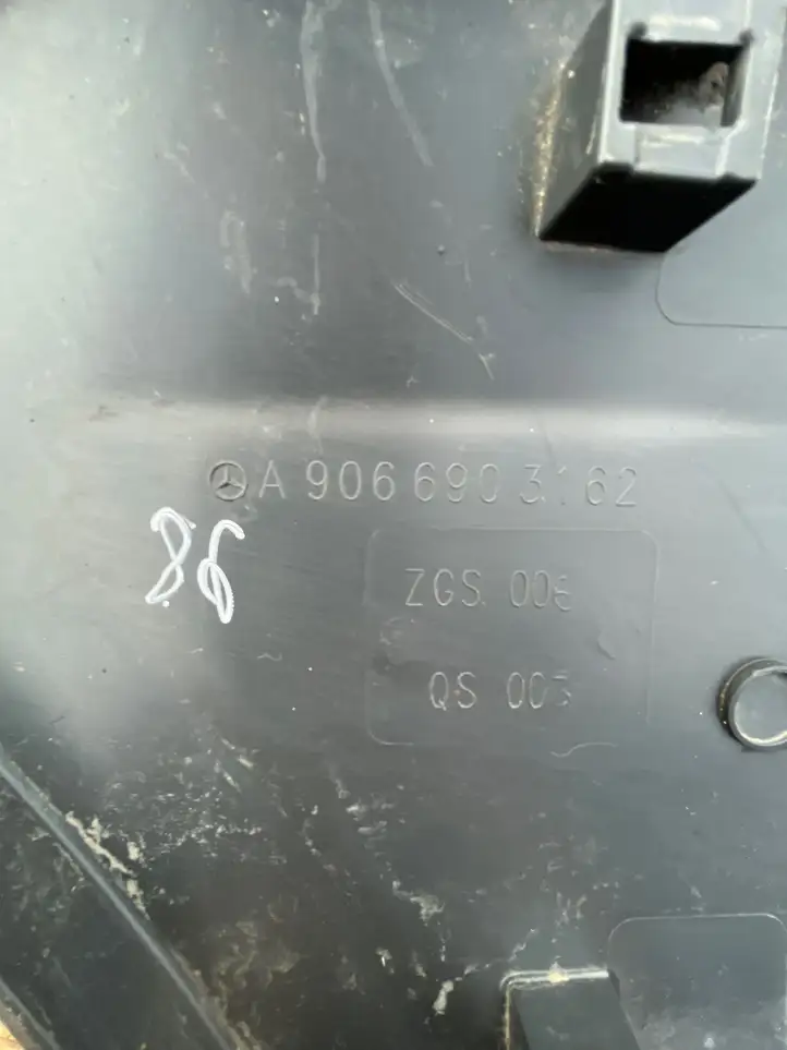Mercedes-Benz Sprinter W906 (2006 - 2018) A9066903162 Молдинг заднего крыла — фото 3