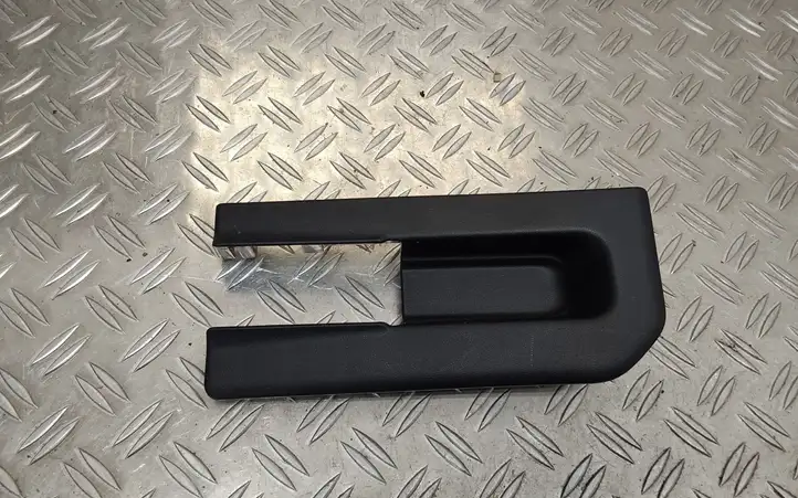 Toyota Prius+ (ZVW40) (2011 - 2018) 7215847070 Накладка направляющей задних сидений — фото 1
