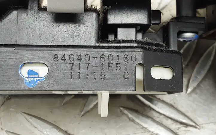Toyota Prius+ (ZVW40) (2011 - 2018) 8404060160 Блок кнопок стеклоподъемников — фото 5
