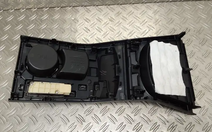 Toyota Prius+ (ZVW40) (2011 - 2018) 5883947050 Другая деталь консоли (туннеля) — фото 4