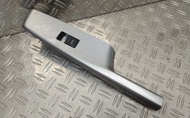 Toyota Prius+ (ZVW40) (2011 - 2018) 7427147070 Блок кнопок стеклоподъемников — фото 1