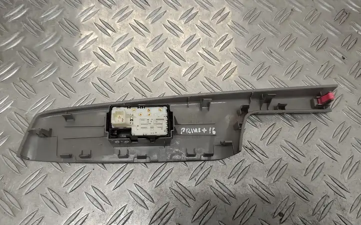 Toyota Prius+ (ZVW40) (2011 - 2018) 7427147070 Блок кнопок стеклоподъемников — фото 2