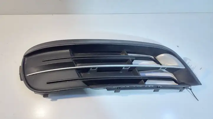 BMW 5 F10 F11 (2009 - 2016) 11460915 Решетка противотуманной фары — фото 1