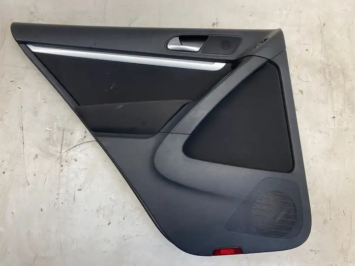Volkswagen Tiguan (2011 - 2016) 5N0867211 Обшивка задней двери — фото 1