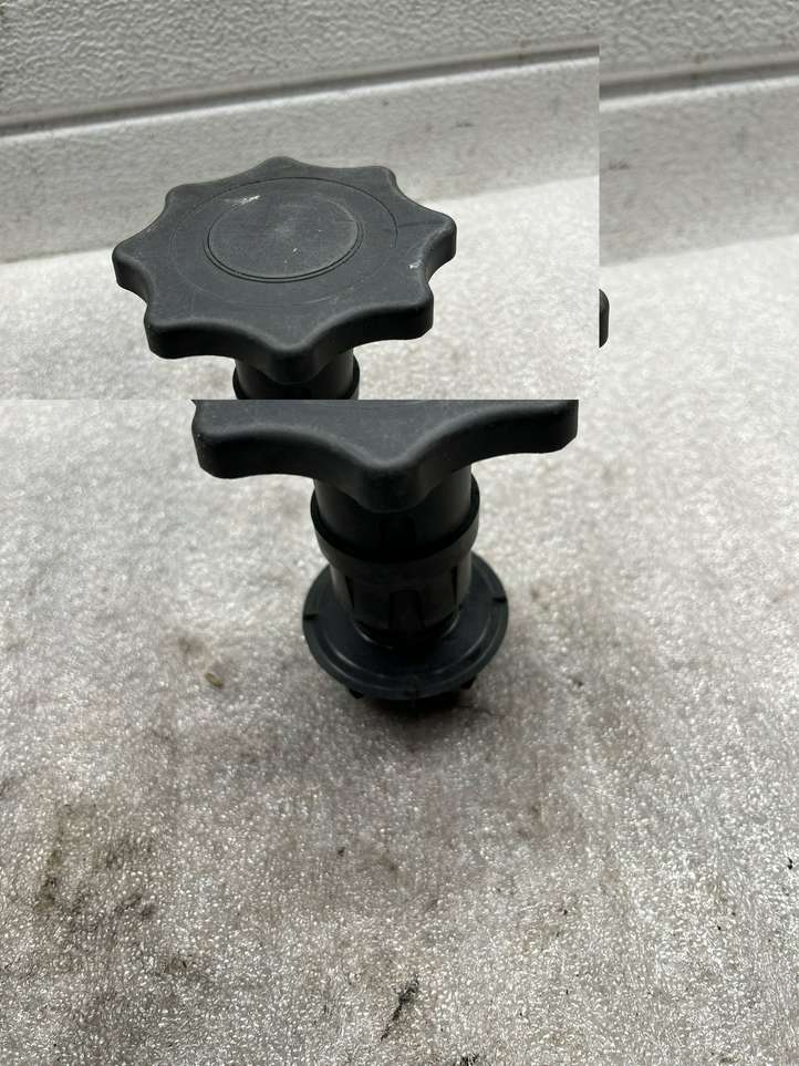 Audi A4 (2004 - 2009)  8E9803899A Комплект крепления