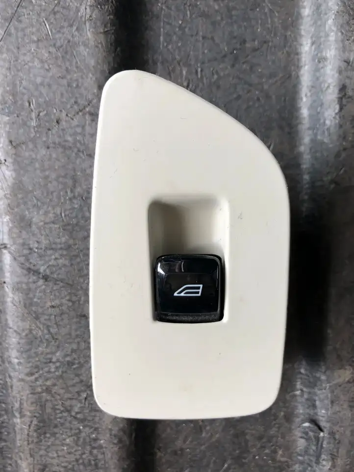Volvo S90, V90 (2016 - 2020) 31376458 Кнопка стеклоподъемников — фото 1