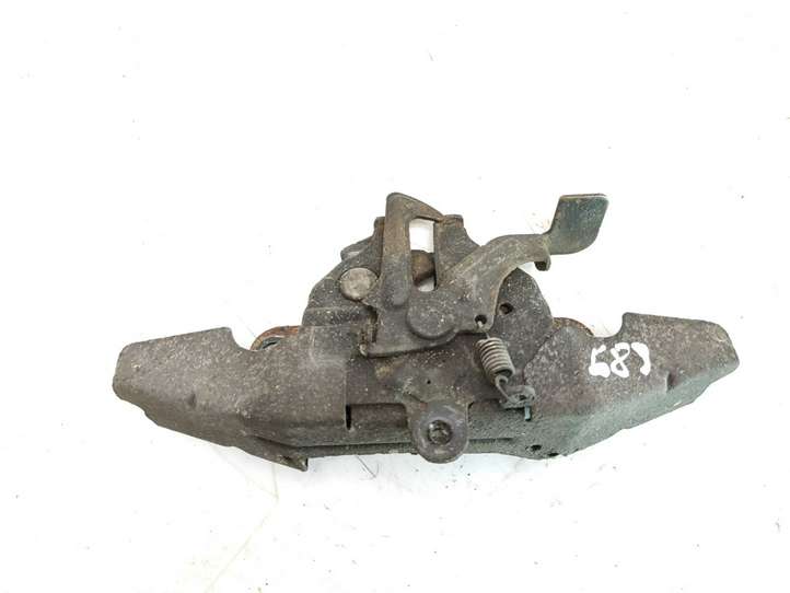 Toyota Avensis T250 (2003 - 2006)   Замок капота