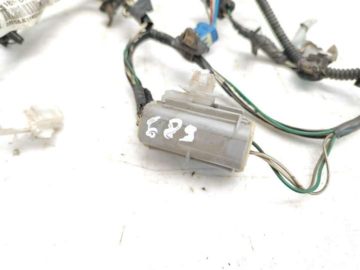 Toyota Avensis T250 (2003 - 2006)  8218505080 Проводка крышки багажника