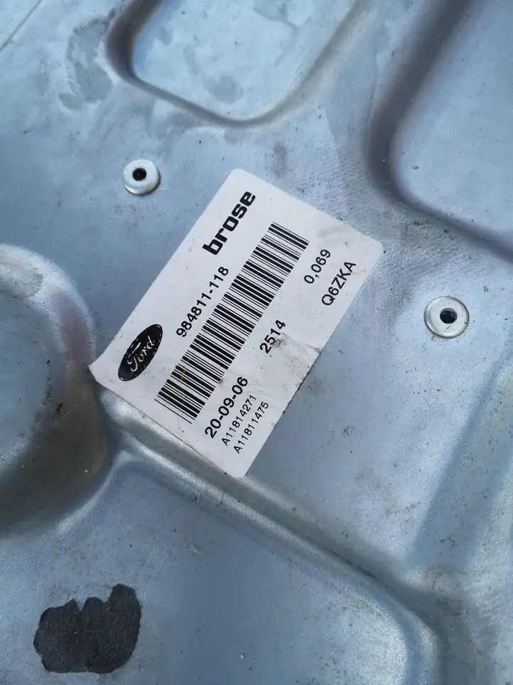 Ford Focus (2005 - 2008) 3M51R27001AF Механический стеклоподъемник задней двери — фото 3