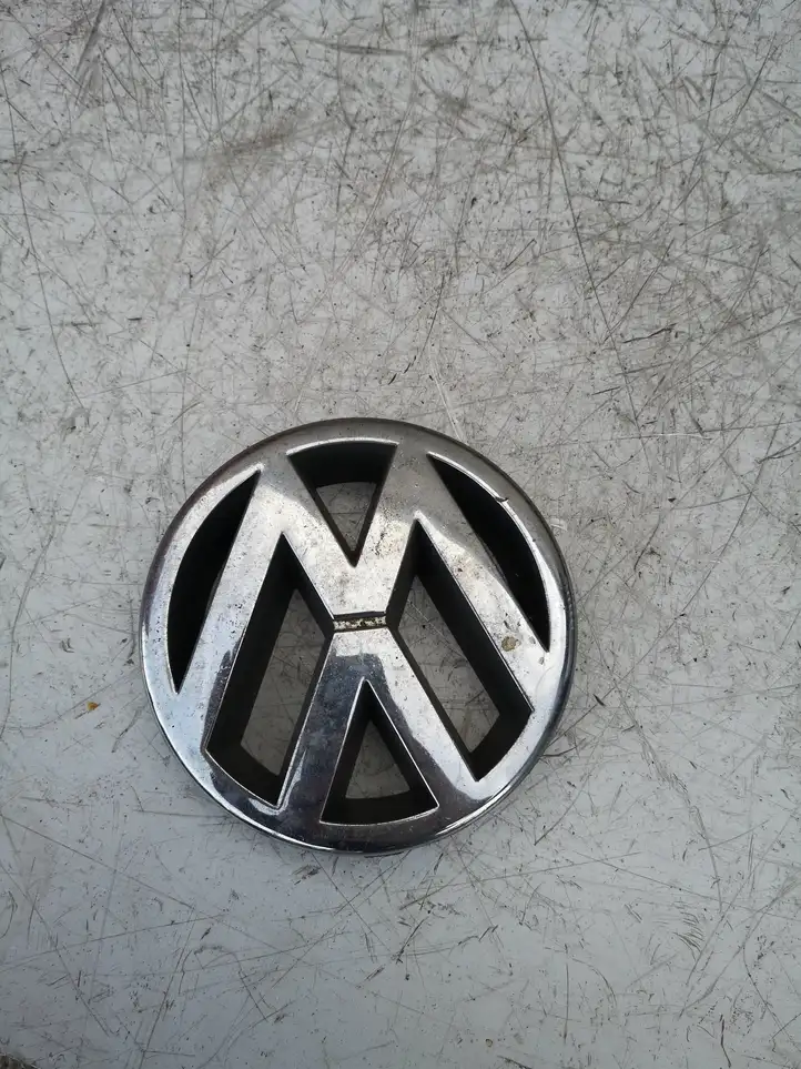 Volkswagen Golf IV (1998 - 2005) 3B0853601A Передняя решетка — фото 1