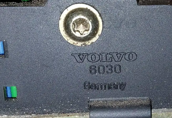 Volvo V70 (2004 - 2007) Замок крышки багажника — фото 2