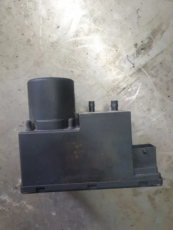 Audi A3/S3 8L (2000 - 2003) 8L0862257A Вакуумный насос центрального замка — фото 2