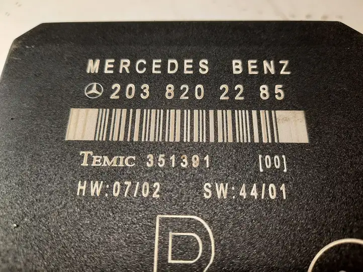 Mercedes-Benz C W203 (2000 - 2007) 2038202285 Блок управления дверью — фото 4