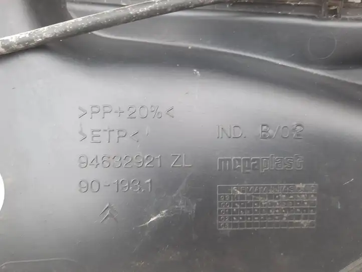 Citroen Xsara Picasso (1999 - 2012) 94632921 Жабо стеклоочистителей — фото 3
