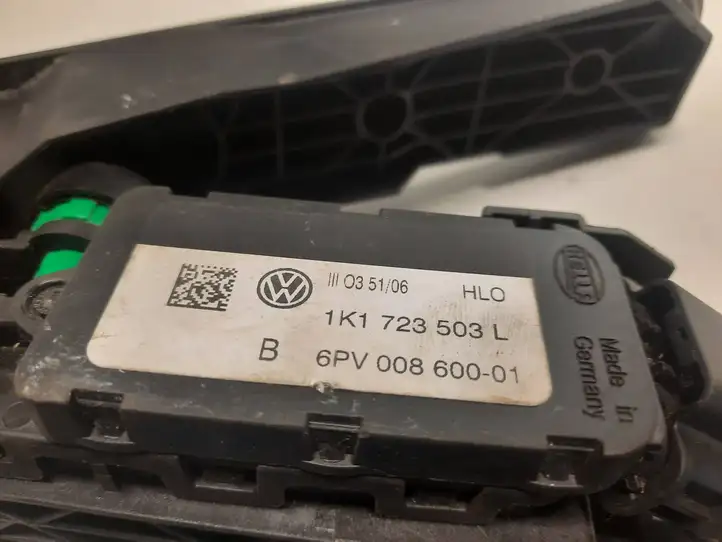 Volkswagen PASSAT B6 (2005 - 2010) 1K1723503L Педаль акселератора — фото 3