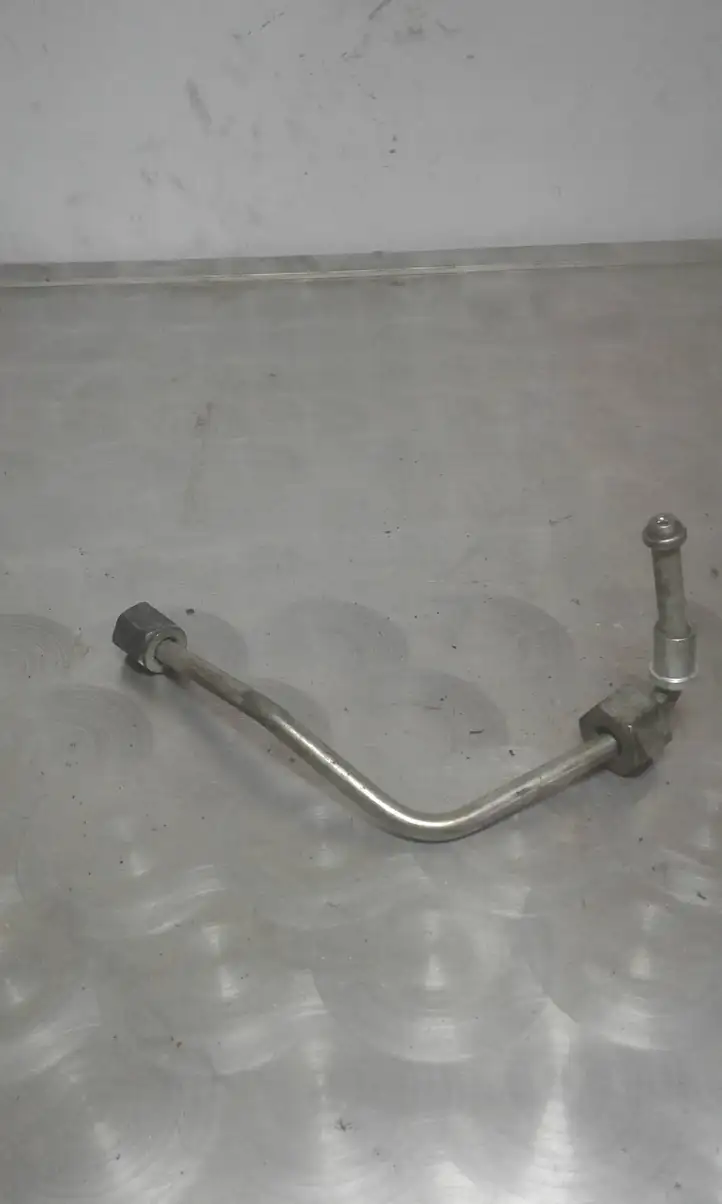 Opel Vectra C (2002 - 2005) 55206517 Трубка подачи топлива в форсунки — фото 2