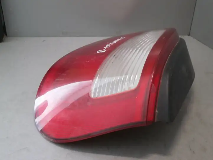 Renault Megane I (1995 - 2002) 7700428321 Задний фонарь в кузове — фото 4