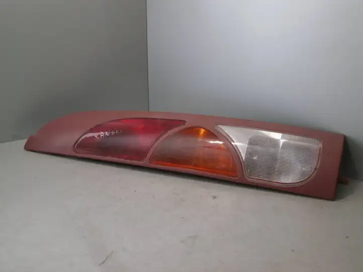 Renault Kangoo I (1997 - 2003) 7700308716 Задний фонарь в кузове — фото 1