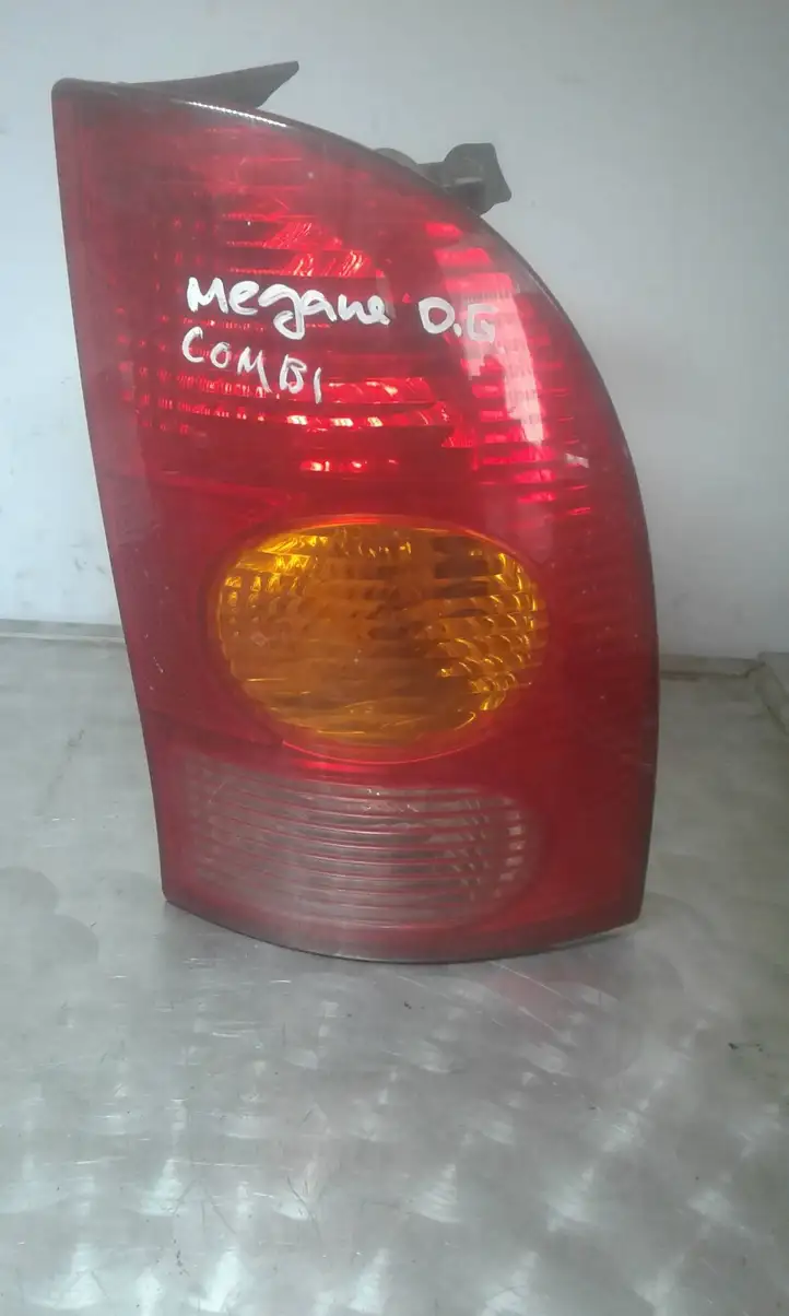 Renault Megane I (1995 - 2002) ST680A Кнопка закрытия крышки багажника — фото 1