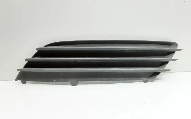 Opel Astra H (2004 - 2009) 375768702 Нижняя решетка переднего бампера — фото 1