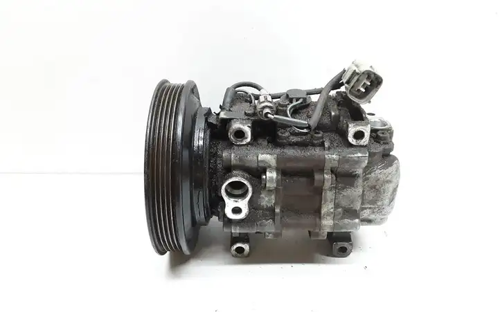 Toyota Corolla E110 (1995 - 2002) 4425002562 Топливный насос — фото 2