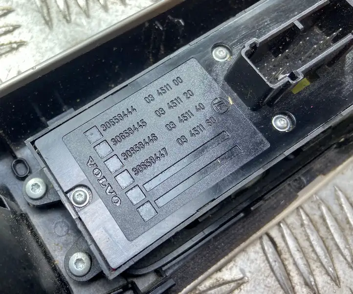 Volvo V50 (2004 - 2008) 30658444 Кнопка стеклоподъемников — фото 4