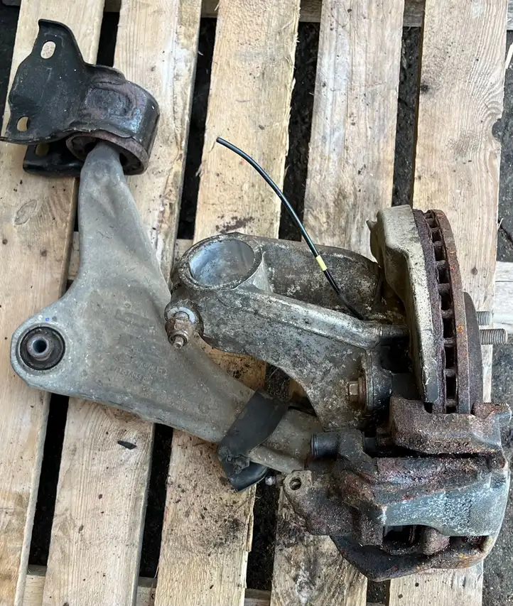 Land Rover Range Rover Evoque L538 (2015 - 2018) BJ323A053 Передний поворотный кулак — фото 5