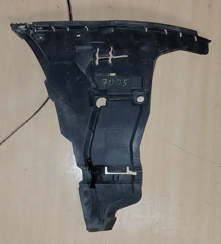 Volvo V70 (2004 - 2007) 08693182 Кронштейн переднего бампера — фото 1