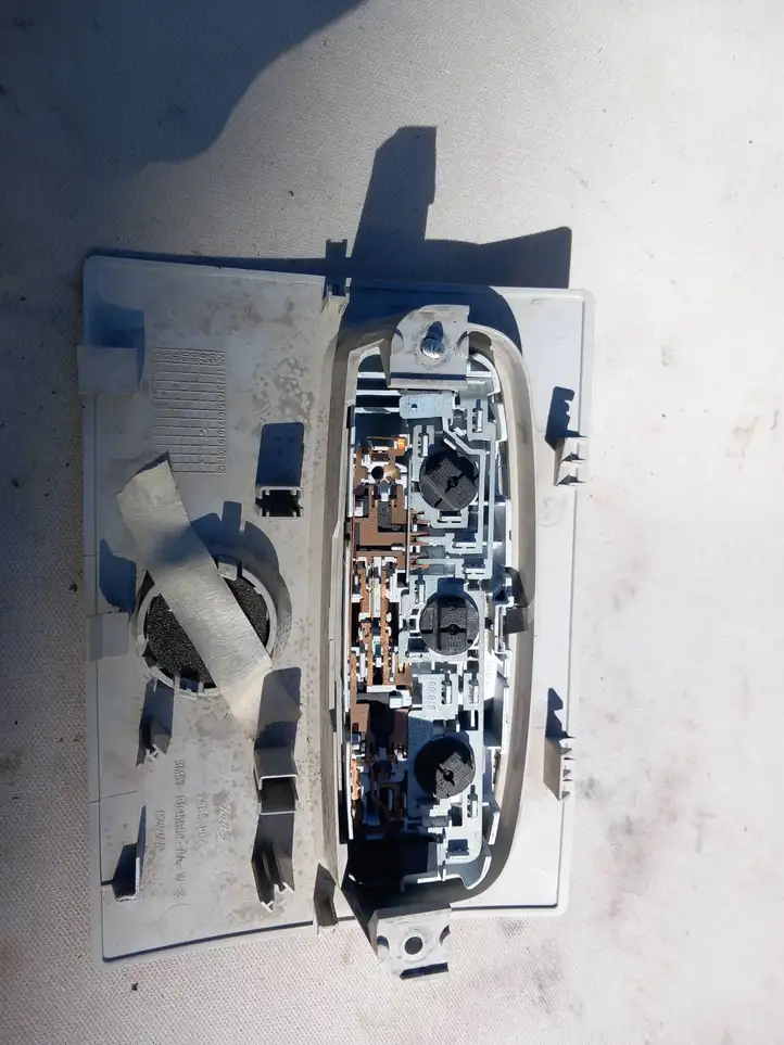 Ford C-MAX I (2007 - 2010) 3M51R045B54AA Передняя подсветка — фото 1
