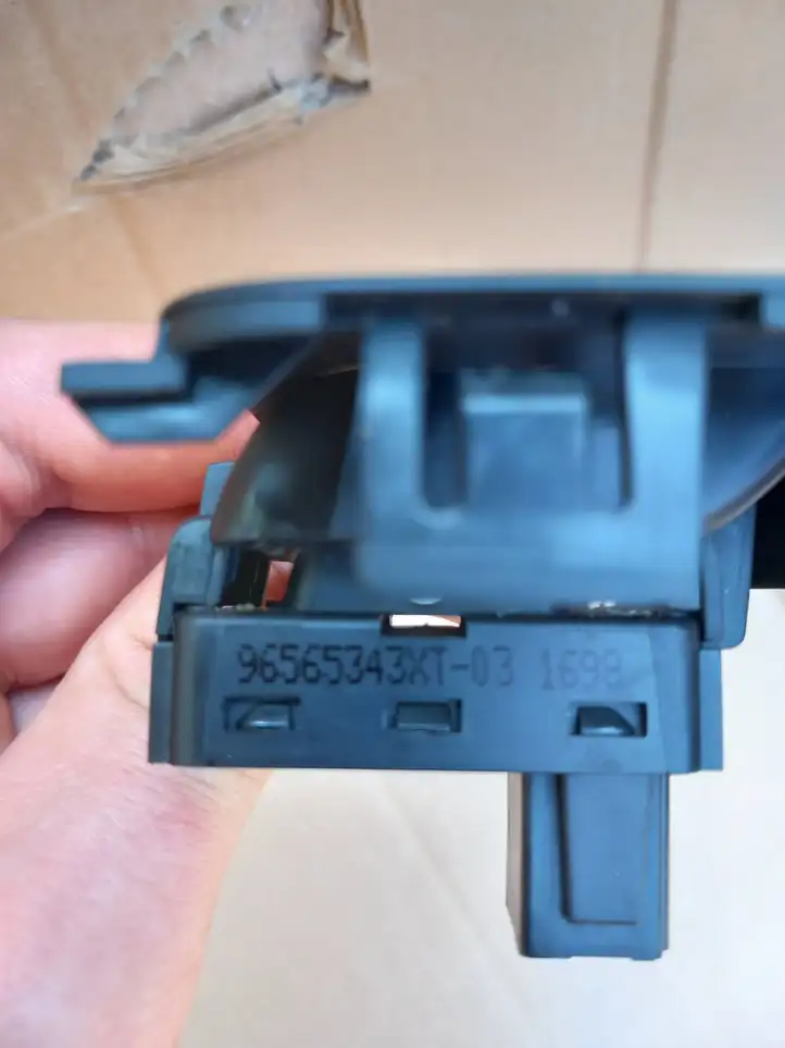 Peugeot 308 SW (2008 - 2013) 96565343xt-03 Другие включатели / ручки/ переключатели — фото 7