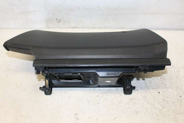 Nissan Qashqai (2017 - 2020)  689644EA0B Крышка ящика для вещей (бардачка)