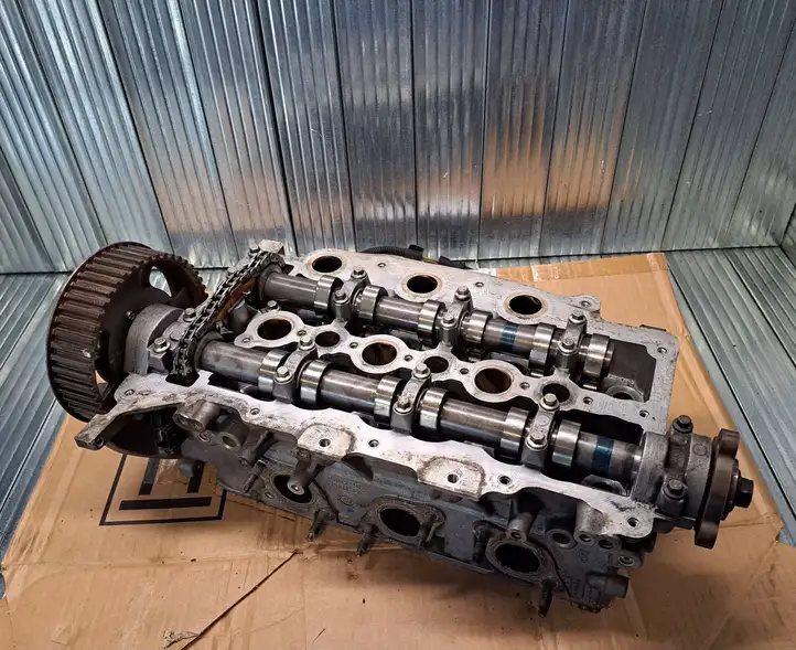 Citroen C6 (2005 - 2012) PM9X2Q6C064CA Головка блока цилиндров — фото 1