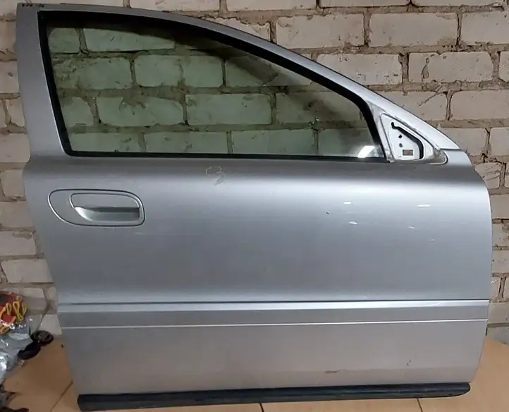 Volvo V70 (2004 - 2007) Дверь — фото 1