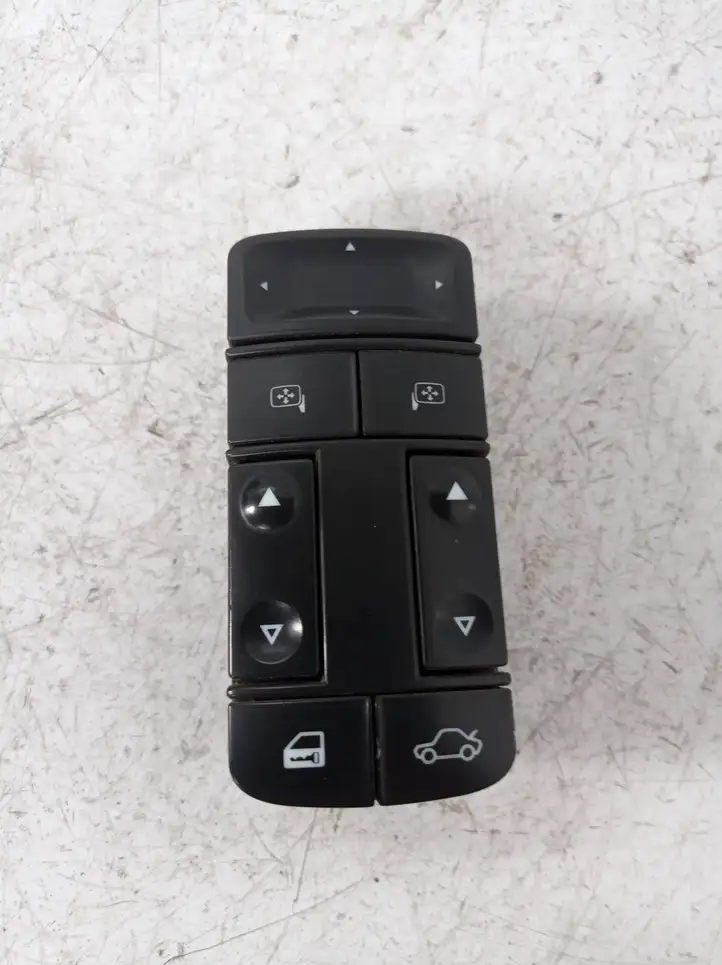 Opel Vectra C (2002 - 2005) 687833988 Блок кнопок стеклоподъемников — фото 1