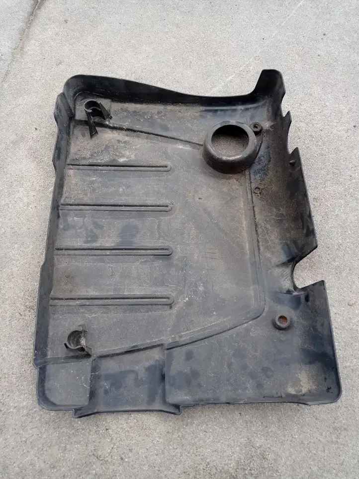 Opel Astra H (2004 - 2009) 315829598 Крышка двигателя декоративная — фото 2
